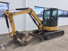mini escavatore Caterpillar