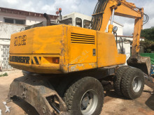 escavatore gommato Liebherr