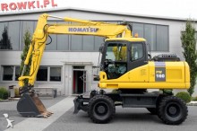 escavatore gommato Komatsu