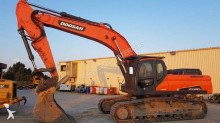 pelle sur chenilles Doosan
