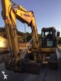 pelle sur pneus Komatsu