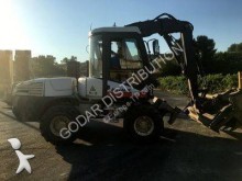 pelle sur pneus Mecalac