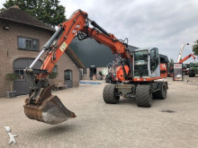 pelle sur pneus Terex