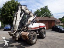 pelle sur pneus Mecalac
