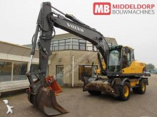 graafmachine op banden Volvo