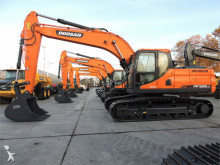 pelle sur chenilles Doosan
