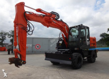 pelle sur pneus Hitachi