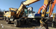 Liebherr gumiabroncsos kotrógép