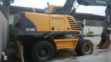 pelle sur pneus Volvo