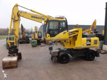 pelle de manutention Komatsu