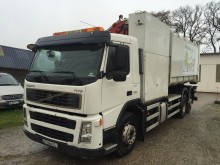 camion raccolta rifiuti Volvo