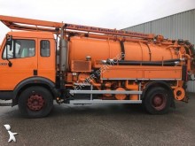 camion-cisternă Mercedes