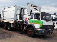 camión volquete para residuos domésticos Iveco
