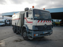 veegwagen Mercedes