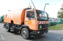 camion spazzatrice Mercedes