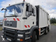 camion benne à ordures ménagères Renault