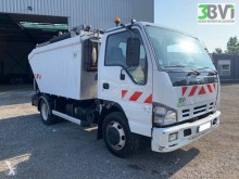 vuilniswagen Isuzu
