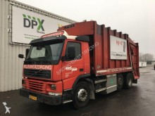 camión volquete para residuos domésticos Volvo