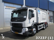 camión volquete para residuos domésticos Volvo