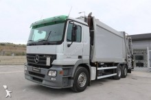 camion benne à ordures ménagères Mercedes