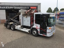 camion benne à ordures ménagères Mercedes