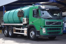 camion hydrocureur Volvo