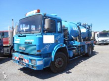 camión limpia fosas Iveco