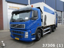 camion raccolta rifiuti Volvo