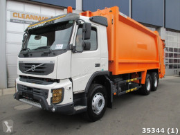 camion de colectare a deşeurilor menajere Volvo