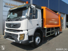 camion raccolta rifiuti Volvo