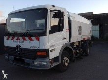 veegwagen Mercedes