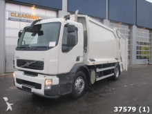 camion raccolta rifiuti Volvo