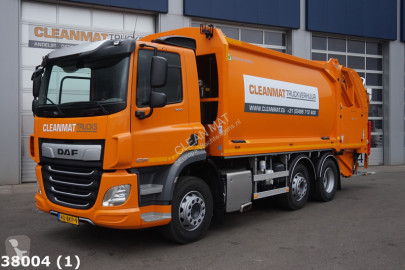 camion de colectare a deşeurilor menajere DAF