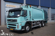 vuilniswagen Volvo