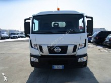 camion raccolta rifiuti Nissan