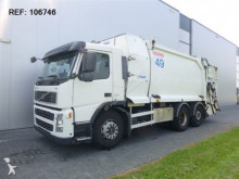 camion raccolta rifiuti Volvo
