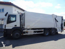 camion de colectare a deşeurilor menajere Iveco