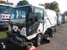 camion balayeuse Scarab