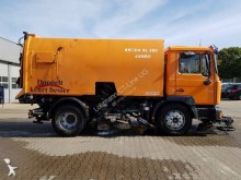 MAN Strassenkehrmaschine