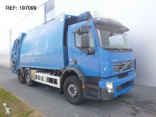 camion de colectare a deşeurilor menajere Volvo