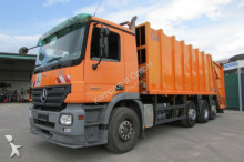 camion de colectare a deşeurilor menajere Mercedes