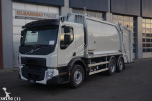 camion raccolta rifiuti Volvo