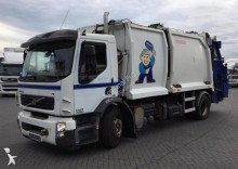 vuilniswagen Volvo