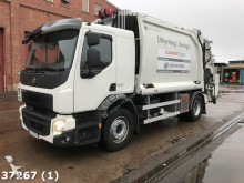 camion de colectare a deşeurilor menajere Volvo