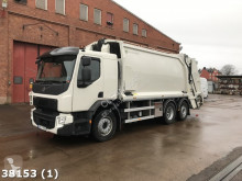 camion de colectare a deşeurilor menajere Volvo