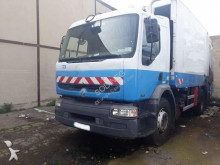 camion de colectare a deşeurilor menajere Renault