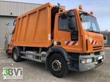 camion de colectare a deşeurilor menajere Iveco