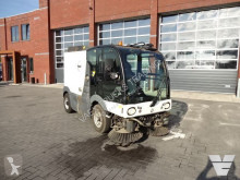 camion cu echipament de măturat străzi n/a