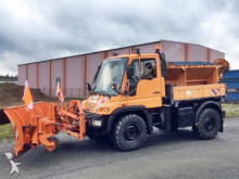 camion spargisale-spazzaneve Unimog