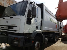 camion raccolta rifiuti Iveco